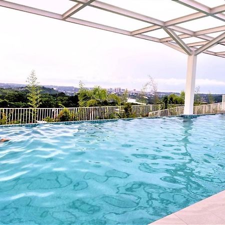 Modern Condo With Pool And Gym Cagayan de Oro Exterior foto